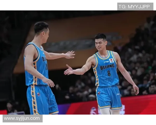 方硕在篮球赛场上的崛起与挑战解析，如何成为新一代球员的榜样